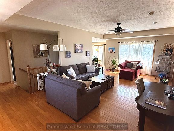 4th image of 4061 Sandalwood Dr