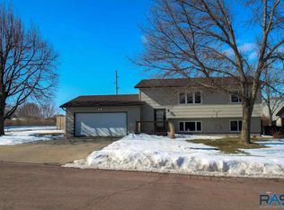 617 S Lewis Dr, Brandon, SD 57005