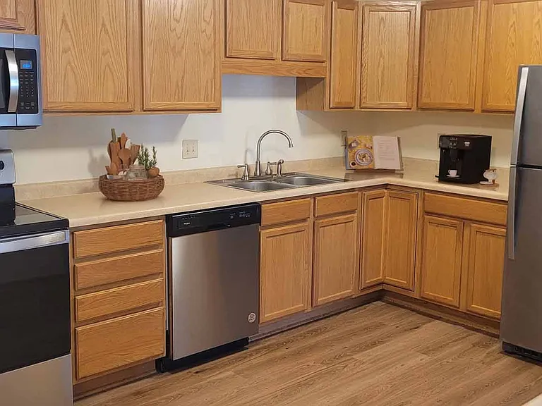 Lakewood Place Apartments — Photo 7