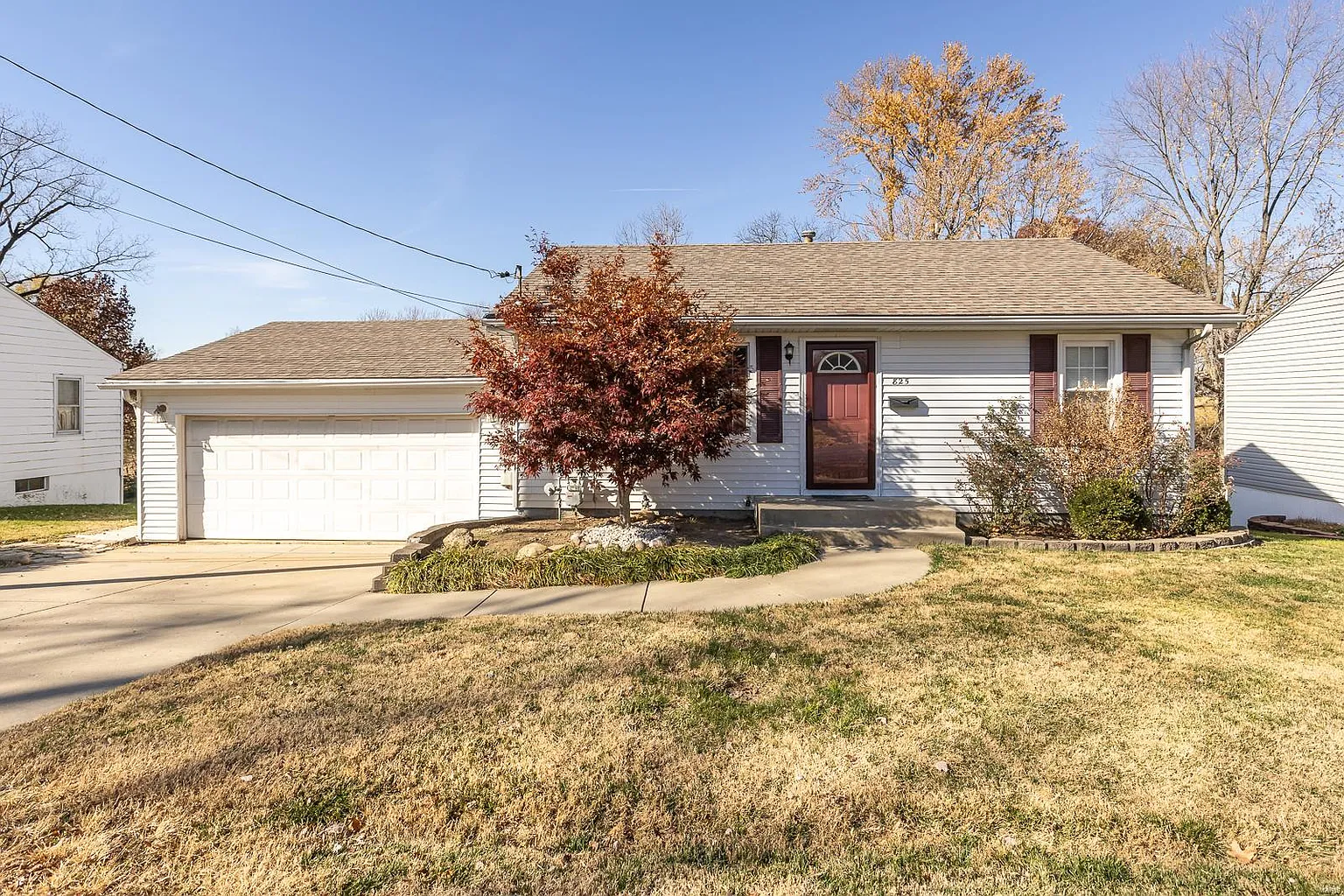 825 Victory Dr photo 1