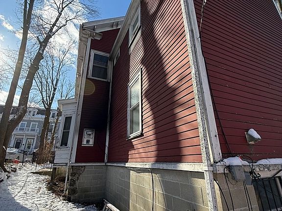 5th image of 12 Forest St