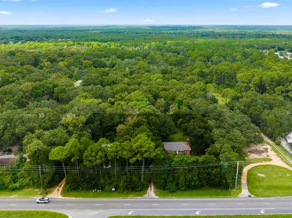 7111 & 7105 Pine Forest Rd, Pensacola, FL 32526