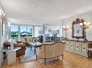 1732 Bridgewood Dr, Boca Raton, FL 33434