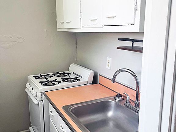 2nd image of 2829 Glendora Ave APT 4