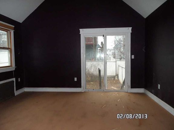 5th image of 127 Grimsby St
