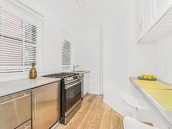 4th image of 4410 Cayuga Ave APT 4B