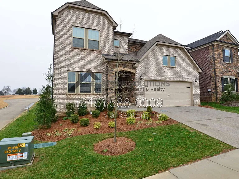 1028 Fenner Ln — Photo 2