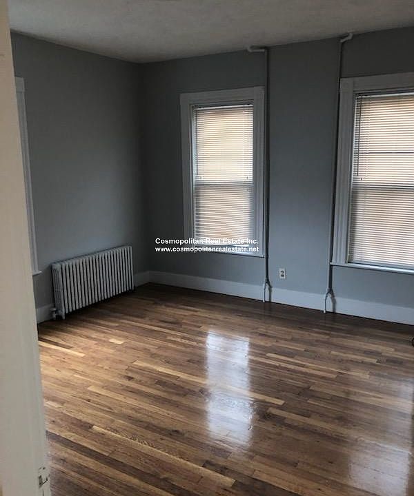 2nd image of 220 Webster St #1