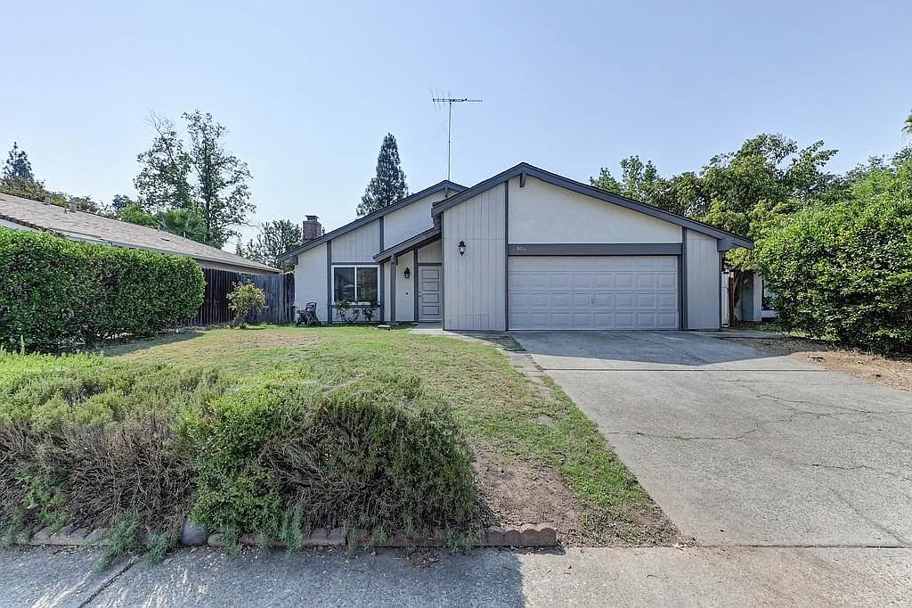 8066 Bayberry Ct photo 1