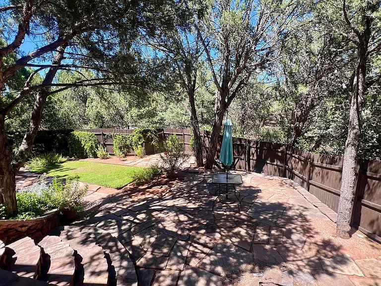 335 Foothills South Dr — Photo 14