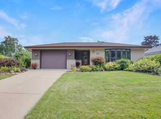 1823 Manitoba Ave, South Milwaukee, WI 53172