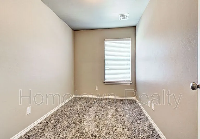 788 SW 13th St — Photo 31
