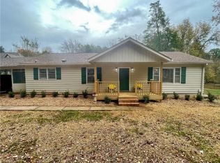 1261 Chickasha Dr, Pfafftown, NC 27040