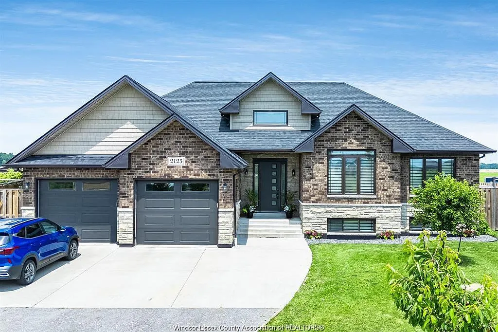 3 bed, $1,950 — Photo 1
