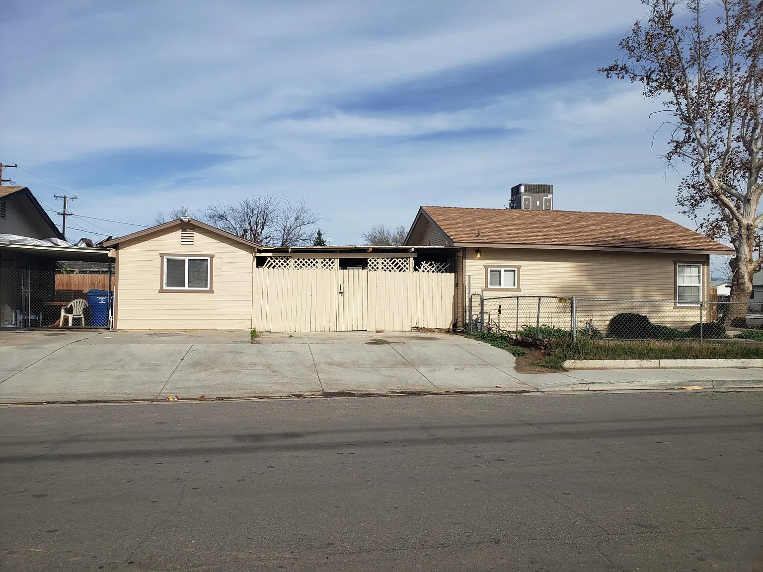 Studio, 350 sqft, $895 — Photo 1