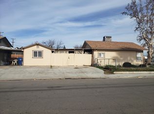 701 1/2 Lilac St, Bakersfield, CA 93308