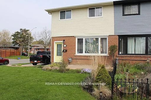 376 Dwight Ave — Photo 2