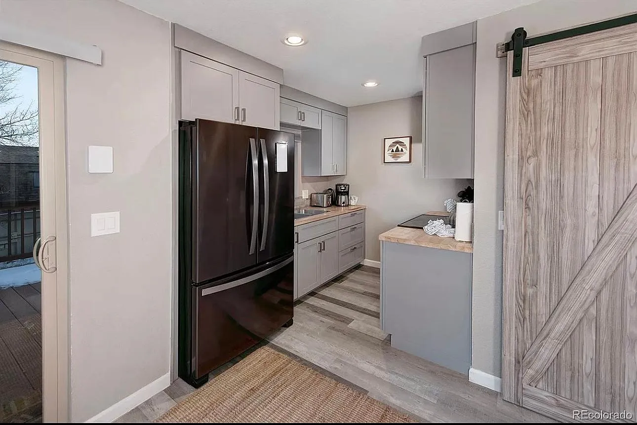 2 bed, 958 sqft, $3,400 — Photo 4