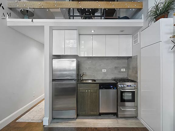 3rd image of 350 E 62nd St APT 1H