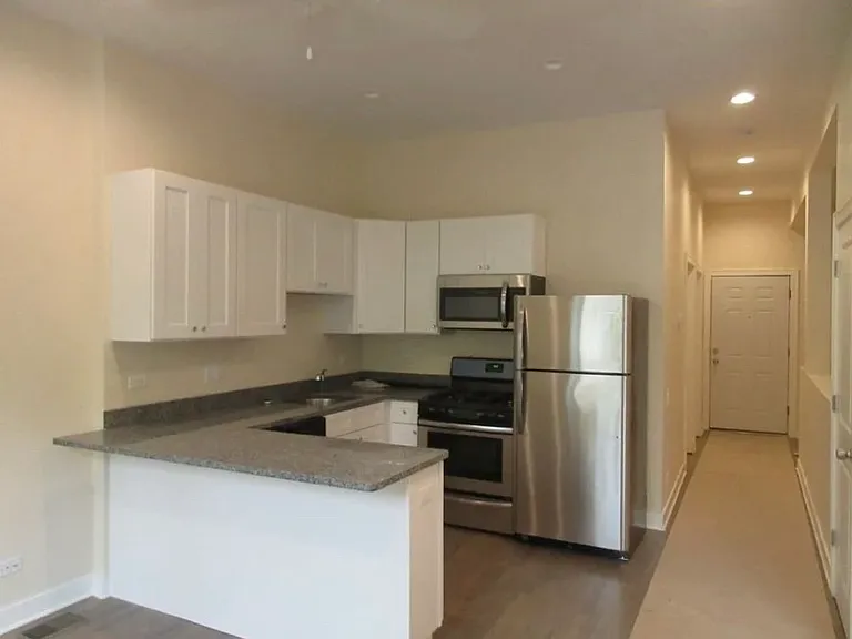 2020 N Bissell St #1F — Photo 8