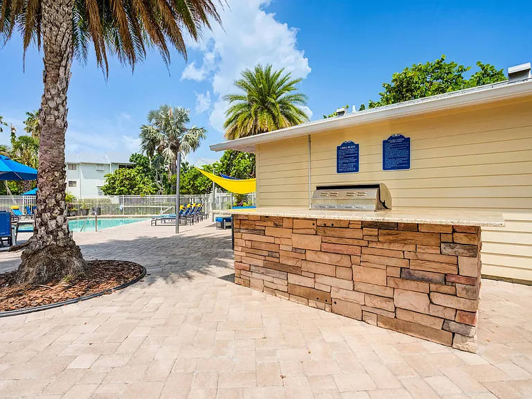 Coral Club Apartment Homes — Photo 16