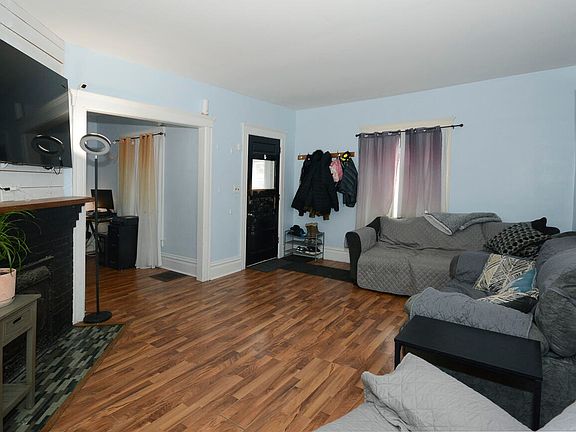 5th image of 122 Orchard Ave