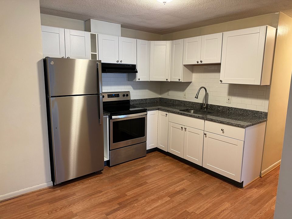 1st image of 218 Spring St APT B2