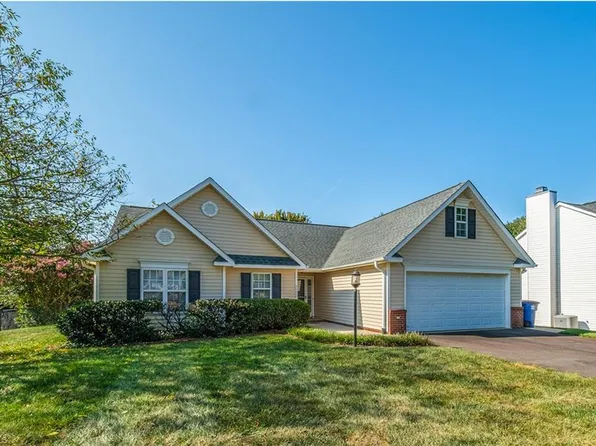 5550 Woodspring Dr, Winston Salem, NC 27106