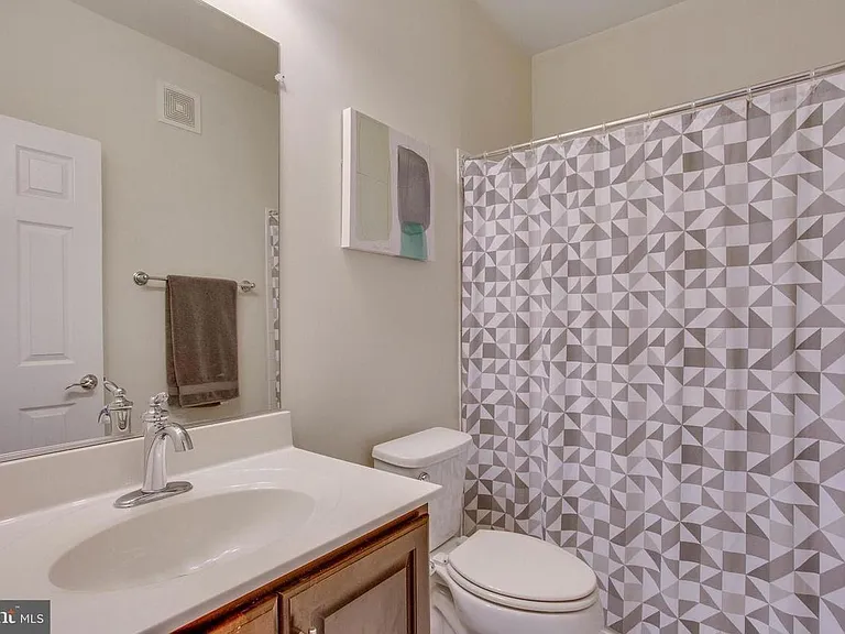 42707 Wardlaw Ter — Photo 24