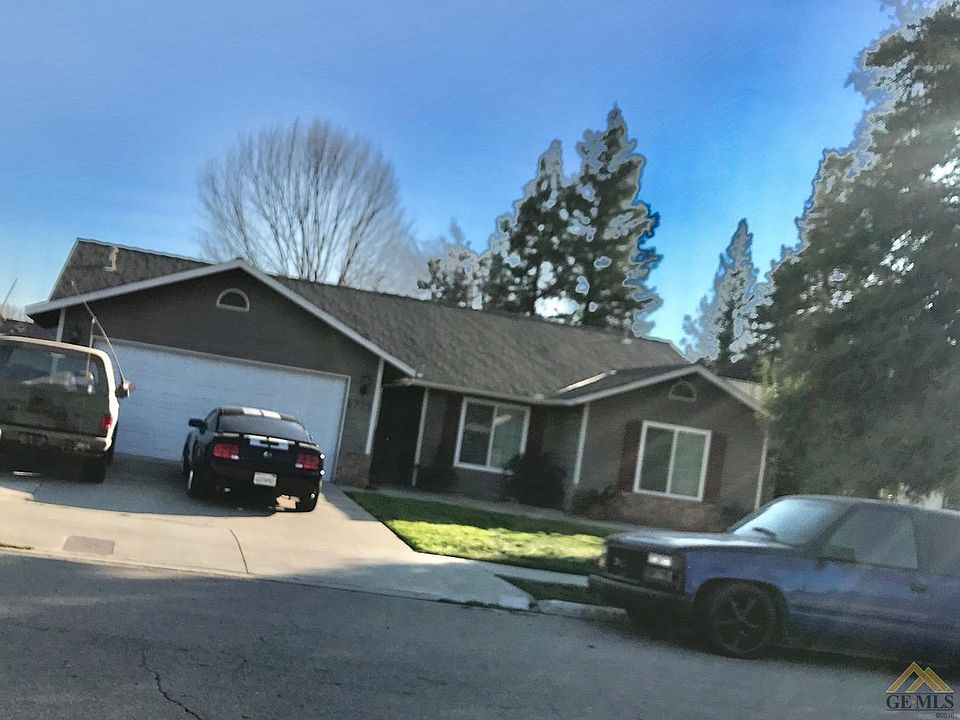 2nd image of 1775 E Cypress Ave