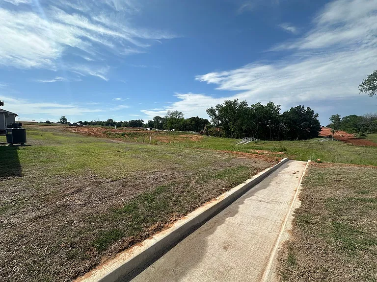 2022 Chandler Meadows Dr — Photo 8