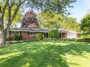 W150N7797 Hilltop Dr, Menomonee Falls, WI 53051