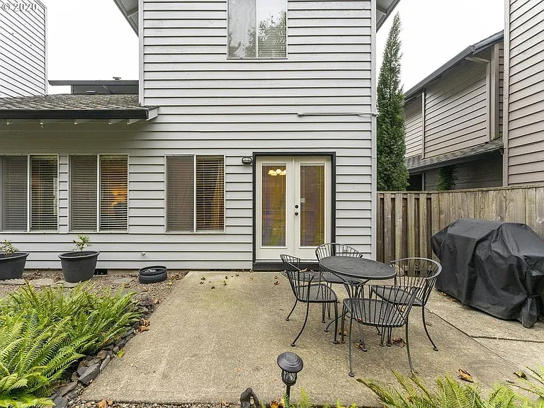 98 Kingsgate Rd — Photo 23