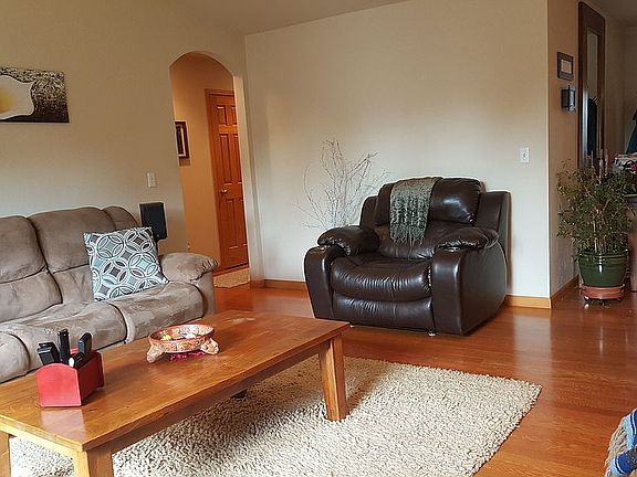 5th image of 411 Bosworth Ln