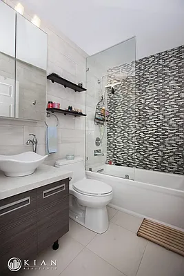 Rented by Kian Realty | media 16