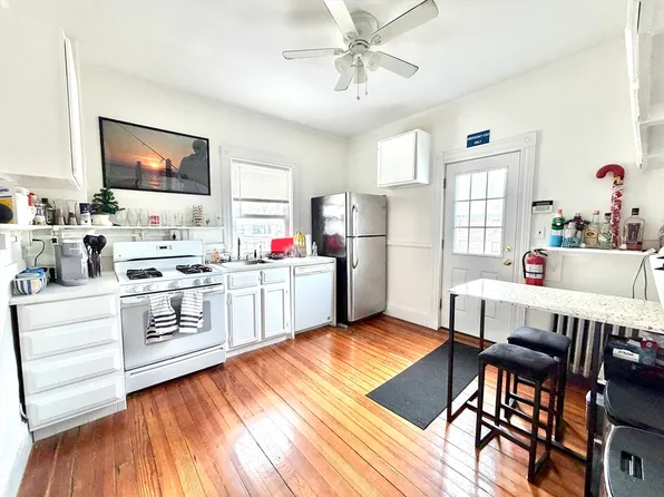 18 Winslow Rd #2, Brookline, MA 02446