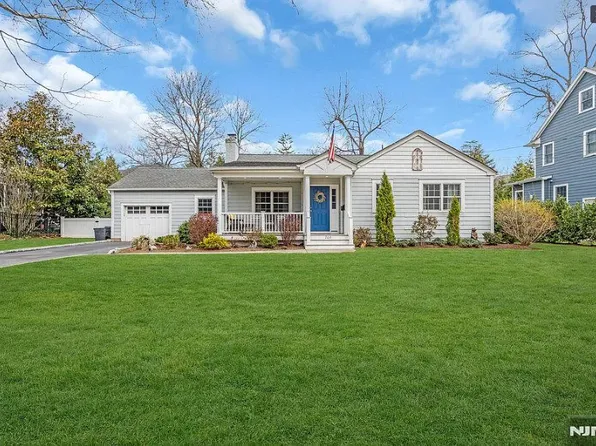 709 Albert Pl, Ridgewood, NJ 07450