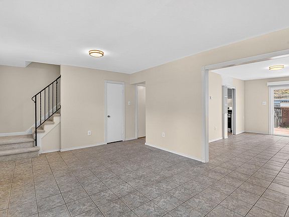 3rd image of 13023 Marquette Ln