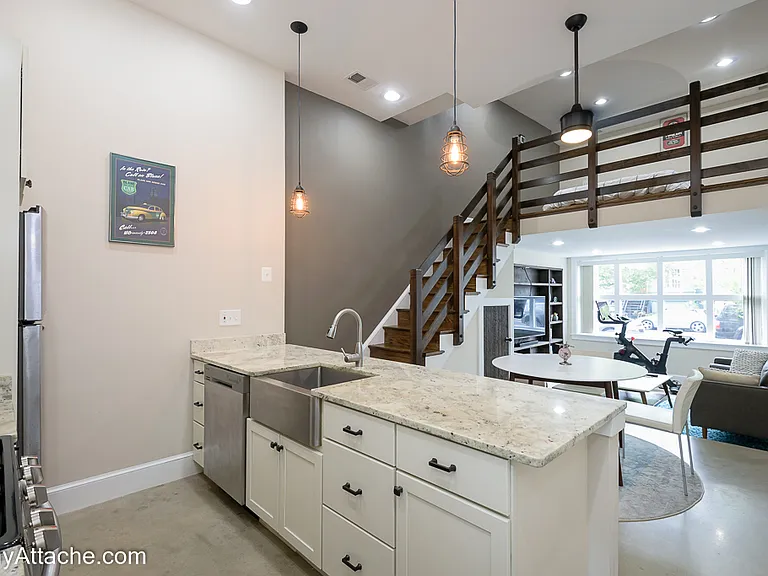 717 F St NE — Photo 12