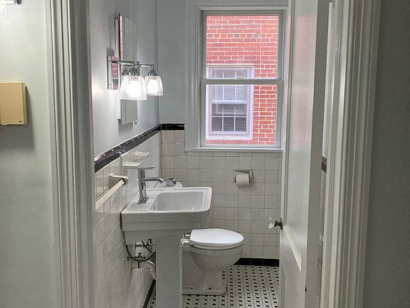 5th image of 3917 Ellwood Ave