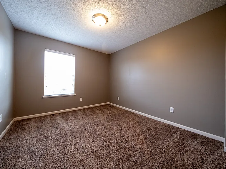 15141 Emory Cir — Photo 20