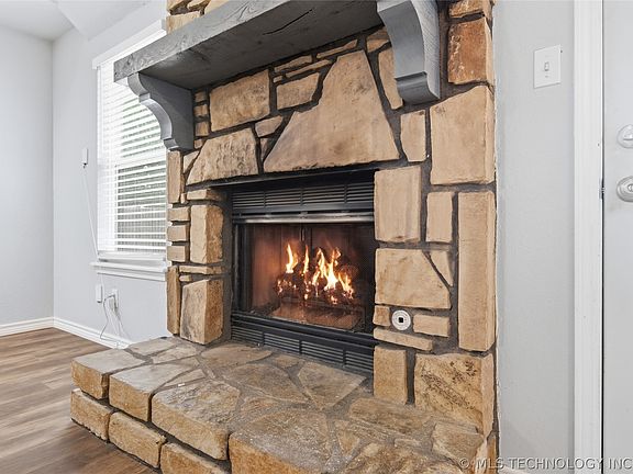 5th image of 9609 N 107th Ave E