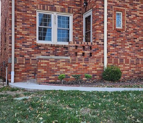 2nd image of 5101 Grover St #5017