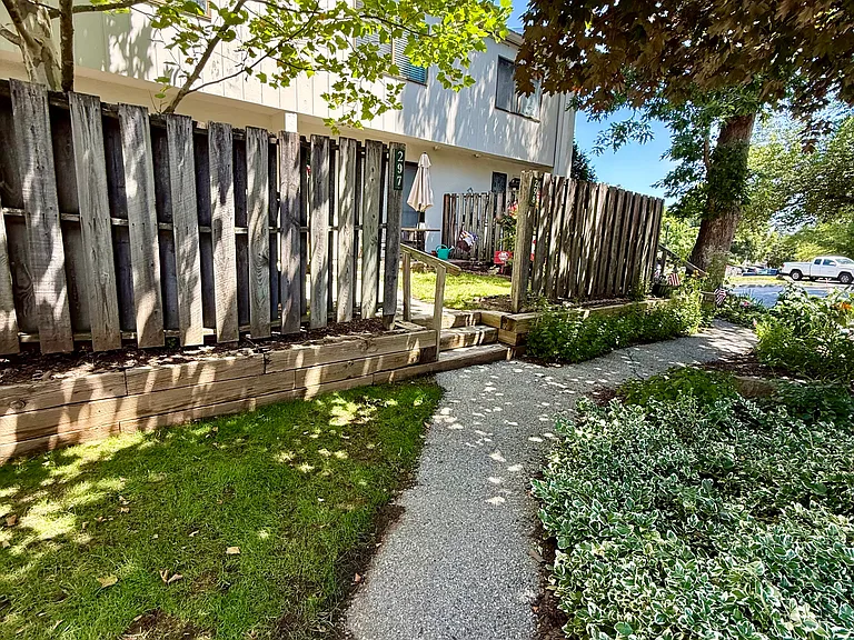 297 Summit House — Photo 1