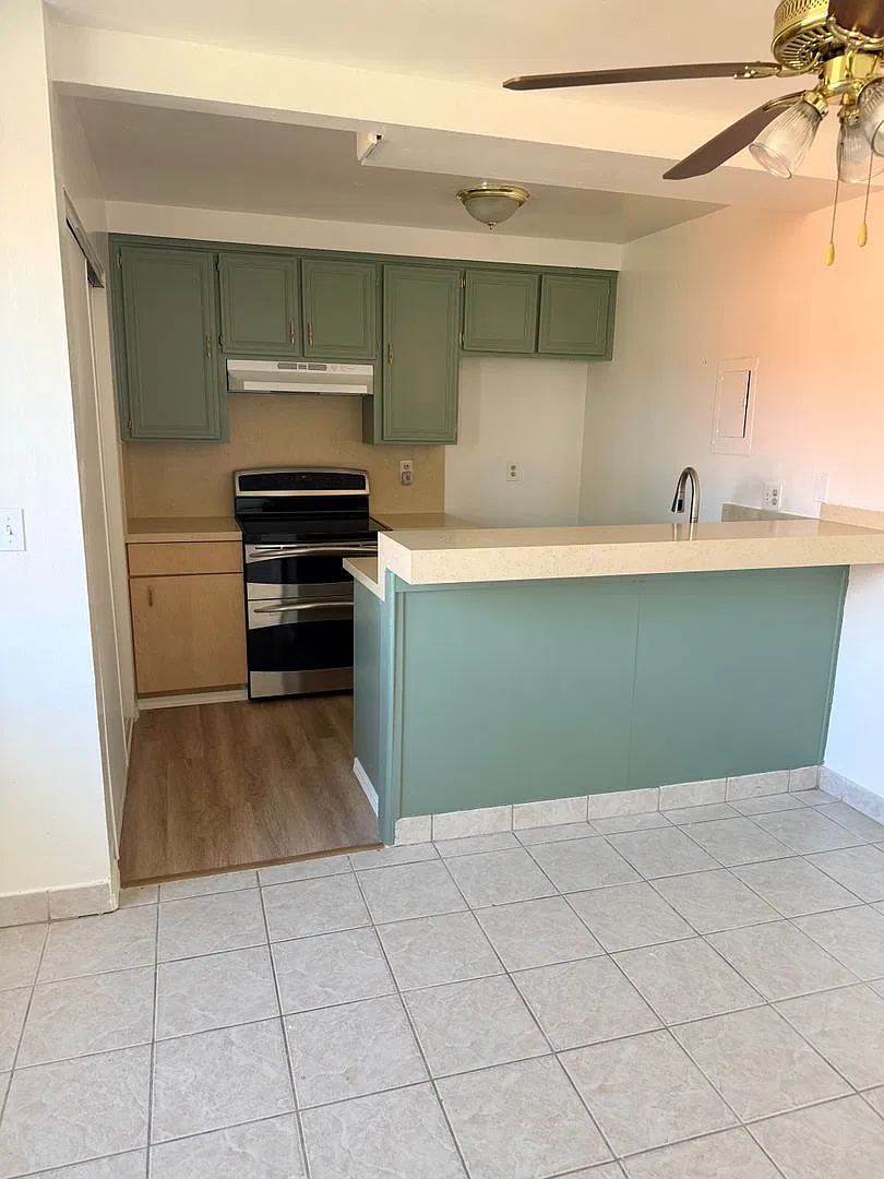 Charming Single Story Condo — Photo 2