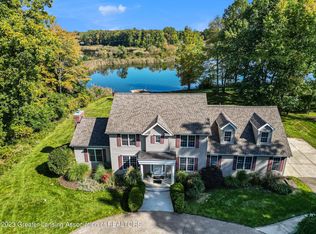 16711 Peacock Ln, Haslett, MI 48840