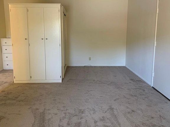 4th image of 301 N Hollywood Way #E