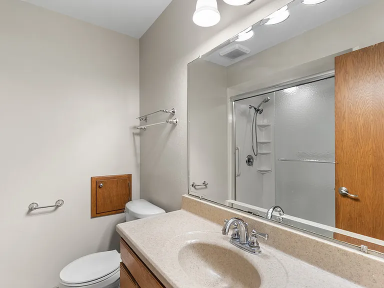 18525 Heathway Ln — Photo 16