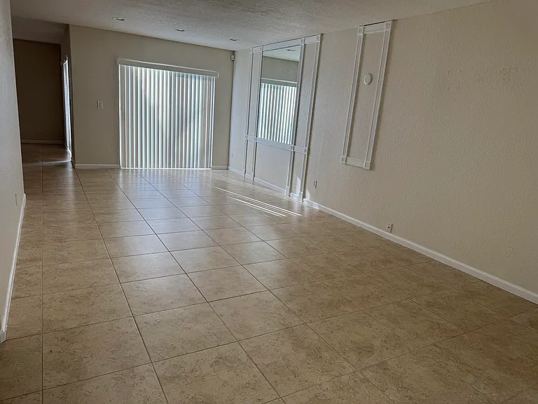 3472 Commodore Ct — Photo 3