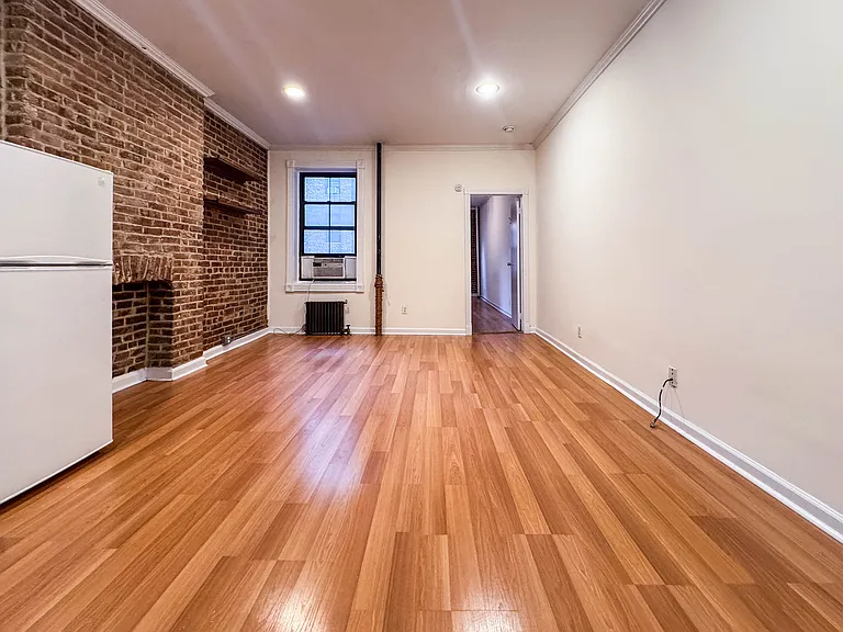 71 Pineapple St #1A — Photo 2